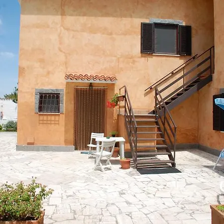 לינה וארוחת בוקר Claudia