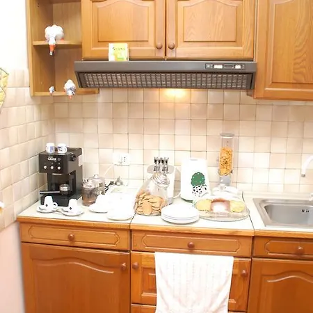 לינה וארוחת בוקר Claudia אנזיו