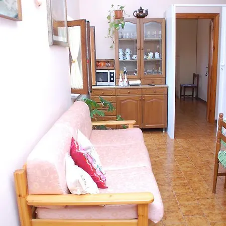 לינה וארוחת בוקר Claudia אנזיו