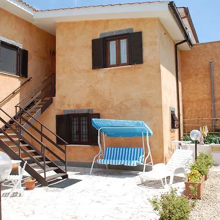 לינה וארוחת בוקר Claudia אנזיו