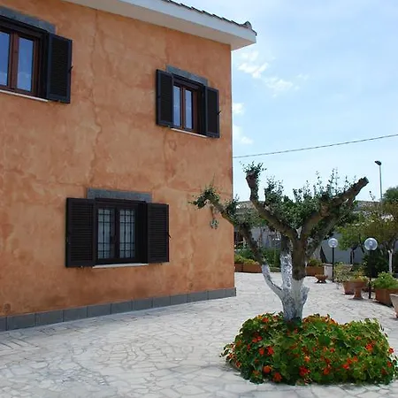 לינה וארוחת בוקר Claudia 3*