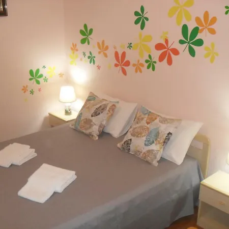 Claudia לינה וארוחת בוקר אנזיו