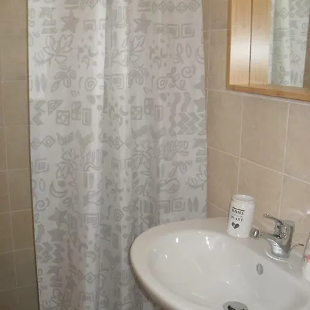 Claudia 3* אנזיו